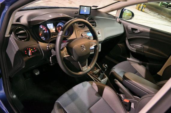 Seat Ibiza Style -  wnętrze auta